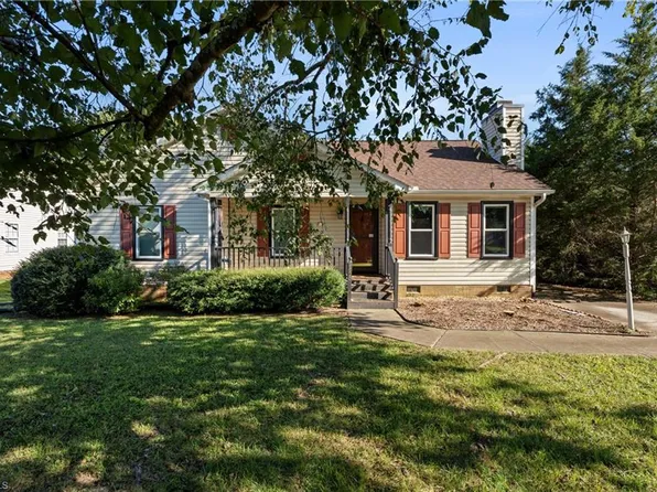 4920 Tutelo Trl, Winston Salem, NC 27127