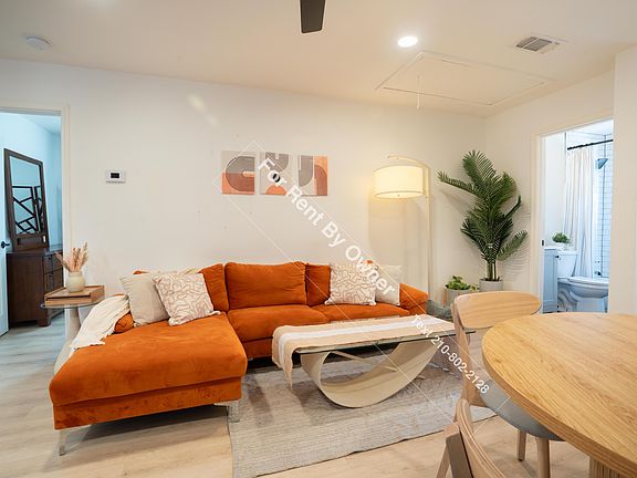4th image of 807 Dreiss St