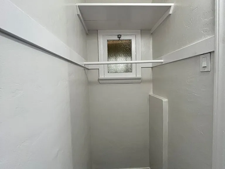 0023 Berro Family Building — Photo 24