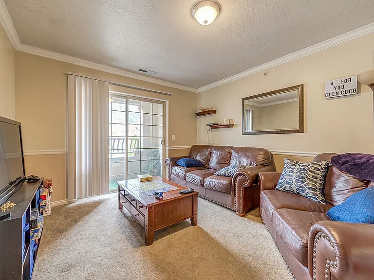 583 N University Ave #313 — Photo 7