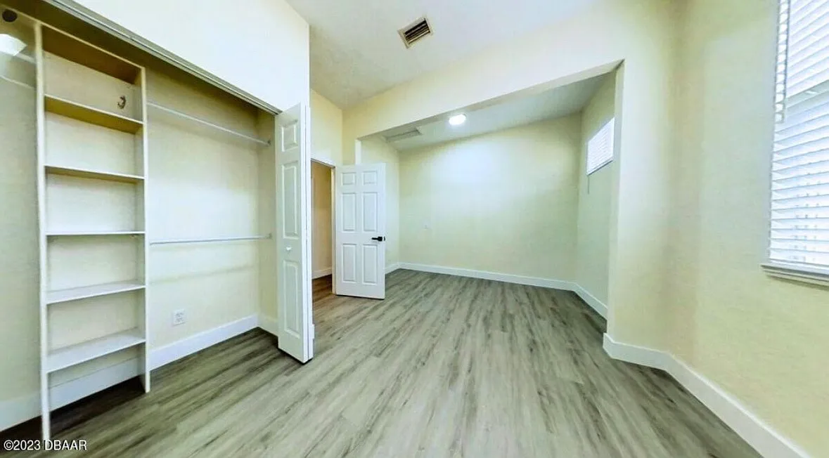 110 S Hollywood Ave — Photo 2