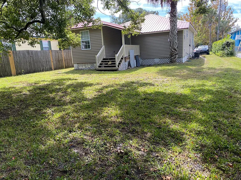 88 Chapin St — Photo 8