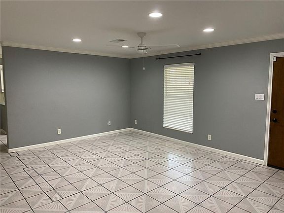 4th image of 3209 Carol Ann Dr
