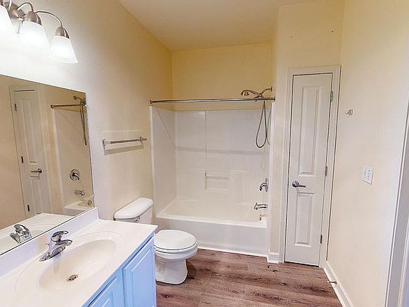 3rd image of 4110 S Lake Dr Unit 438
