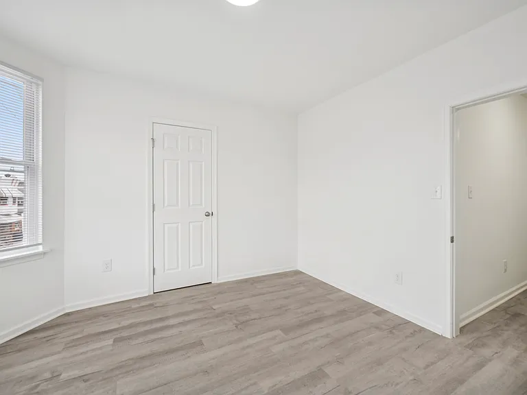 2846 N Stillman St — Photo 6