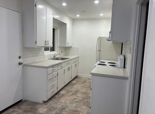 1021 E 17th St #A, Oakland, CA 94606