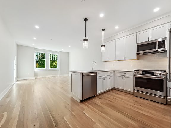 3rd image of 8 Husted Ln #1D