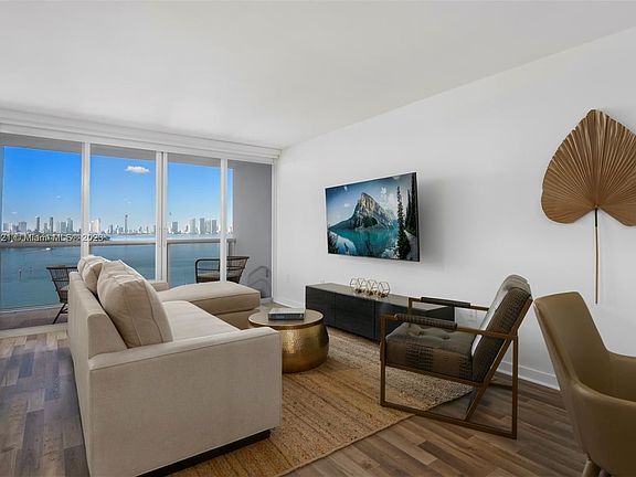 3rd image of 1800 Sunset Harbour Dr #1208