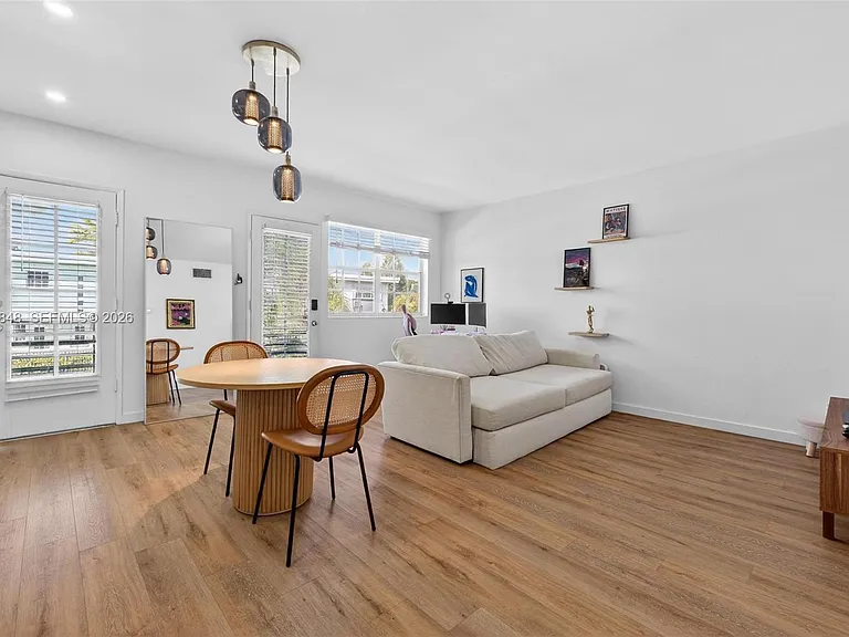 8600 Byron Ave #9 — Photo 5