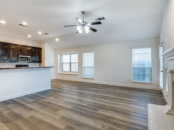 3rd image of 4308 Sweet Clover Ln