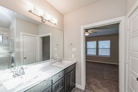 5th image of 404 Teton St