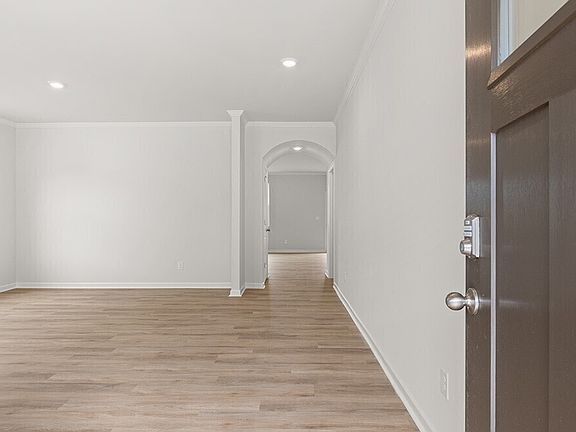 2nd image of 227 Hampton Ter