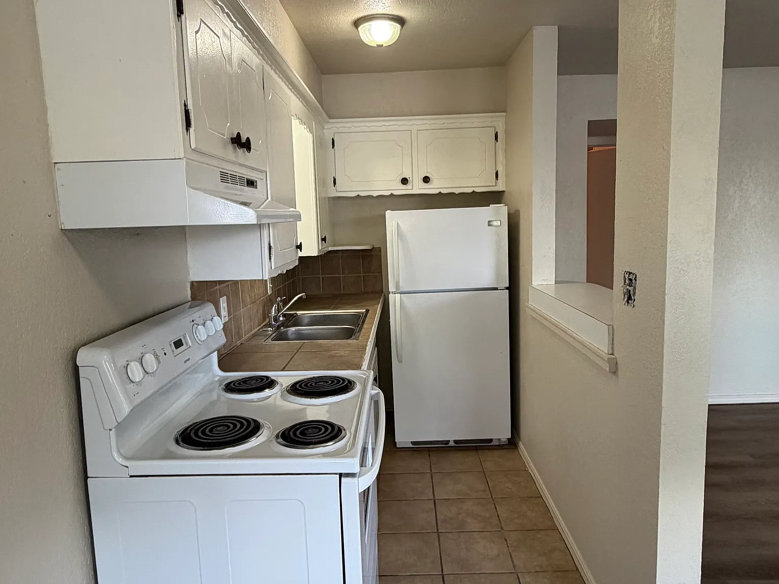 3 bed, 1070 sqft, $1,175 — Photo 4