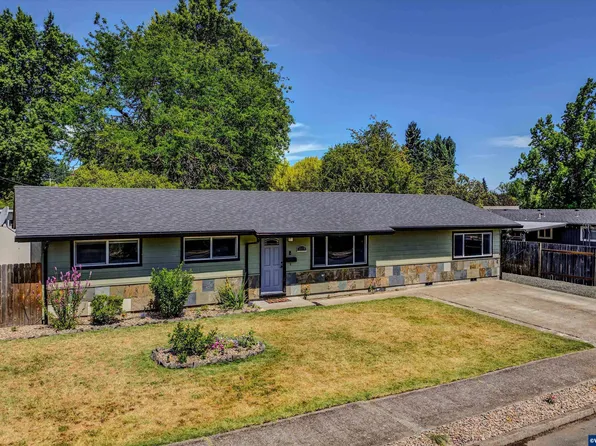 1119 NW Maple Ave, Corvallis, OR 97330