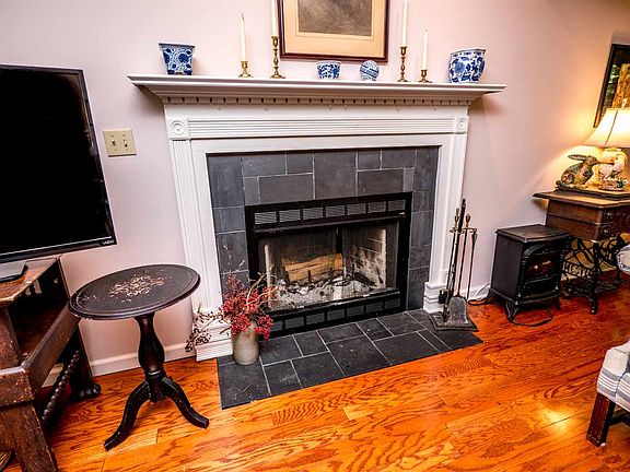4th image of 266 Quail Ct