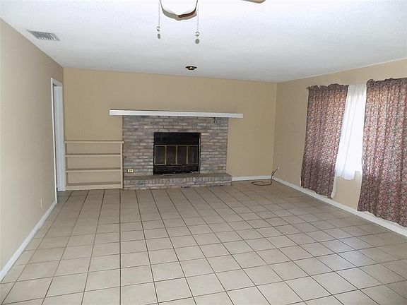 4th image of 37135 Horseshoe Dr