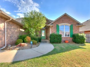 17024 Kemble Ln, Edmond, OK 73003
