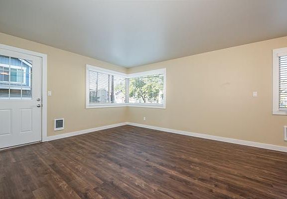 5th image of 6515 5th Ave NE APT 101