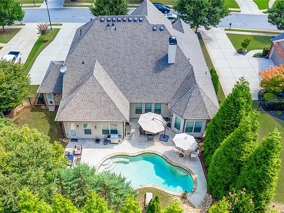 5th image of 605 Oakbourne Way
