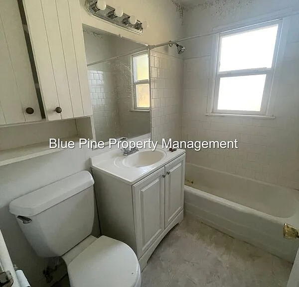 960 Homer Ave — Photo 8