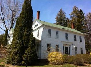 10 Pleasant St, Topsham, ME 04086