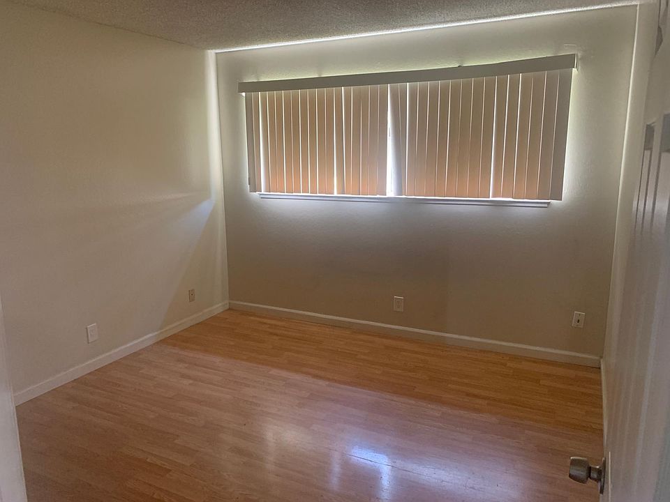 1st image of 902 Gilchrist Walkway APT 1