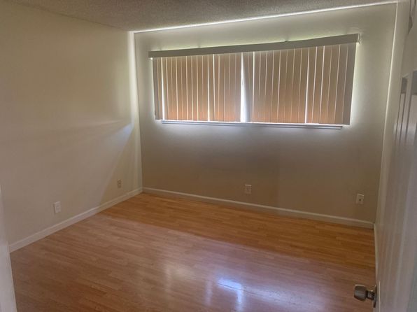 902 Gilchrist Walkway APT 1