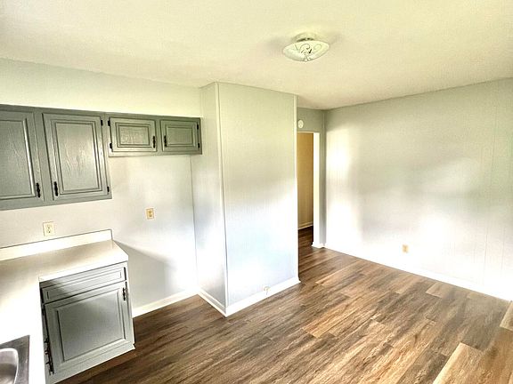 5th image of 103 Wilson St W