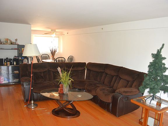 4th image of 1830 W Knightsbridge Dr APT 1B