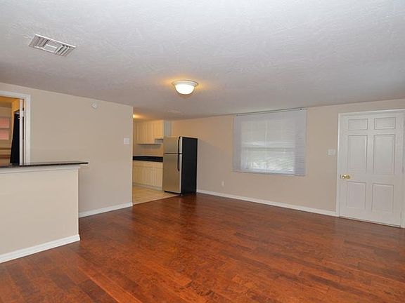 4th image of 1409 Lake Shore Dr