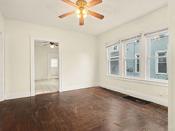 5th image of 1830 Woodlawn Ave