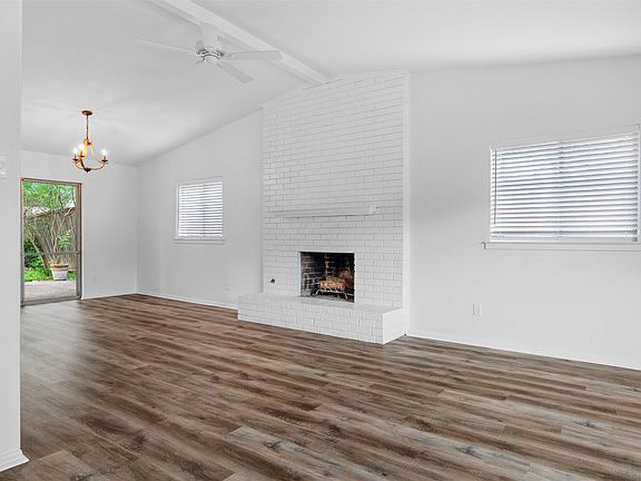 5th image of 8114 Clearsprings Rd