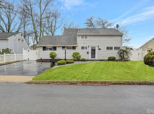 13 Pinetree Rd, Old Bridge, NJ 08857