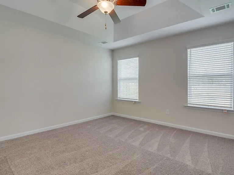 427 Amesbury Dr — Photo 8