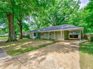 1163 Colonial Rd, Memphis, TN 38117