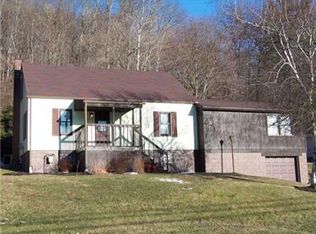 562 Lardintown Rd, Tarentum, PA 15084