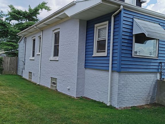 3rd image of 3239 N Ottawa Ave