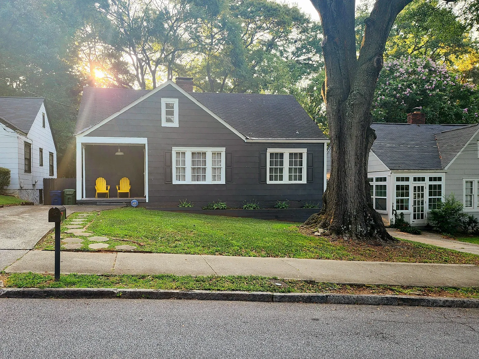 3 bed, 1300 sqft, $3,700 — Photo 1