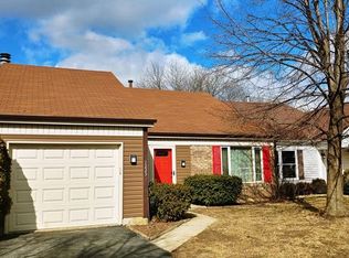 1223 Huntington Dr, Mundelein, IL 60060
