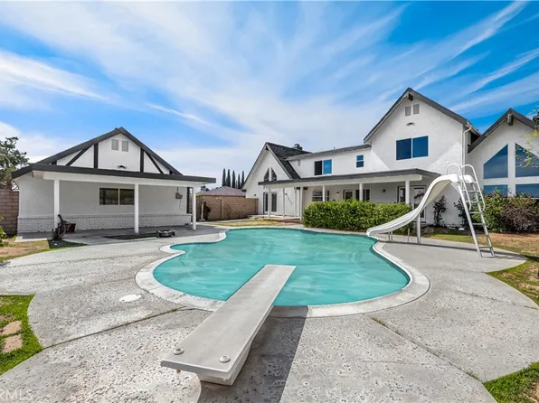 14287 Bochee Rd, Apple Valley, CA 92307