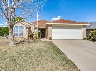 752 Tanglewood Dr, Burleson, TX 76028