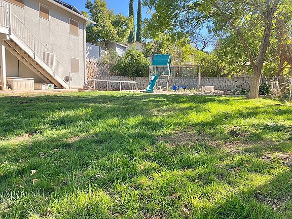 3rd image of 1918 S Bonita Cir