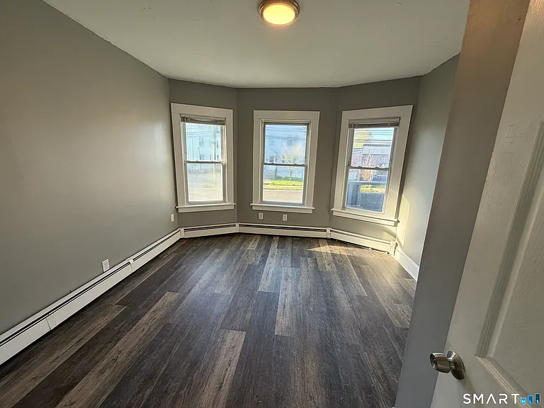 402 Allen St — Photo 12