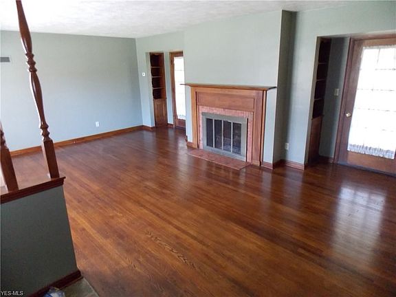 5th image of 615 Eastwood St