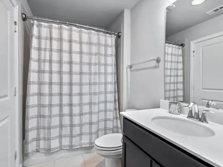 212 Darlington Trl — Photo 16