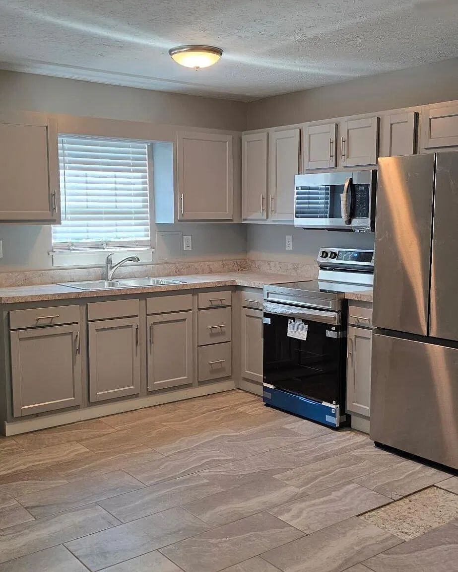 3 bed, 1.0 bath, 984 sqft, $1,550 — Photo 4