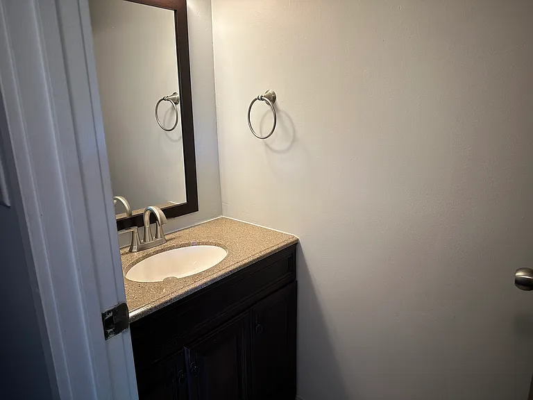 1008 Centurion Ln #12 — Photo 11