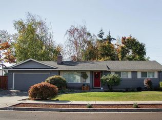 3340 Hyacinth St, Eugene, OR 97404