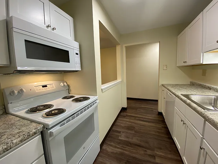 Sunset Ridge Apartments — Photo 95