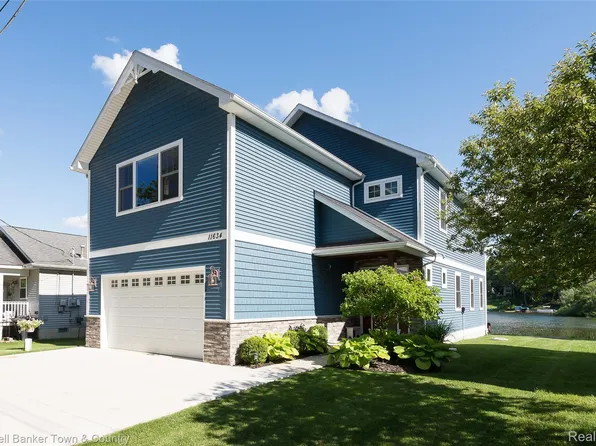 11634 Island Ct, Hartland, MI 48353